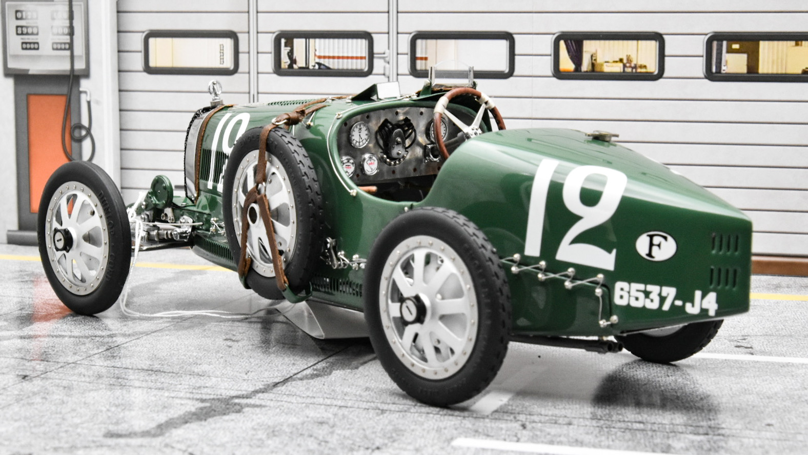 CMC M-100-B-002 Bugatti Type 35 Grand Prix Nation Colour Project 