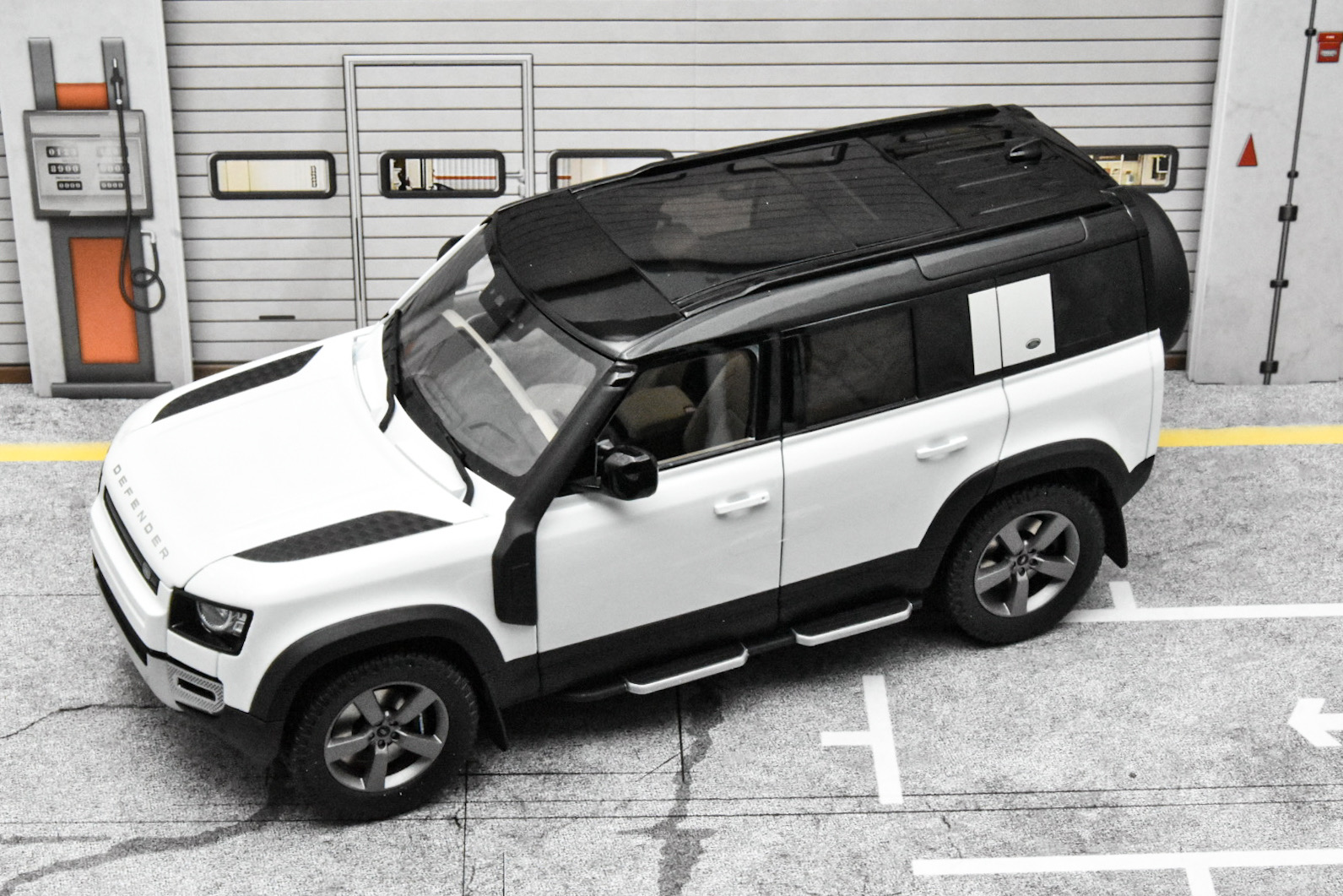 Almost Real 810807 Land Rover Defender 110 with Roof Pack 2020 Fuji White  (Limited 504pcs) | TR Collectibles